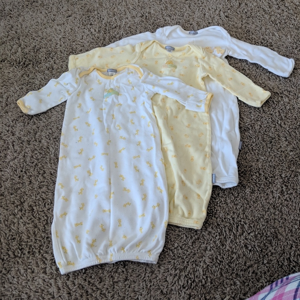 🐥Bundle of 3 Carter's Infant Sleeper Gowns 0-3M🐥